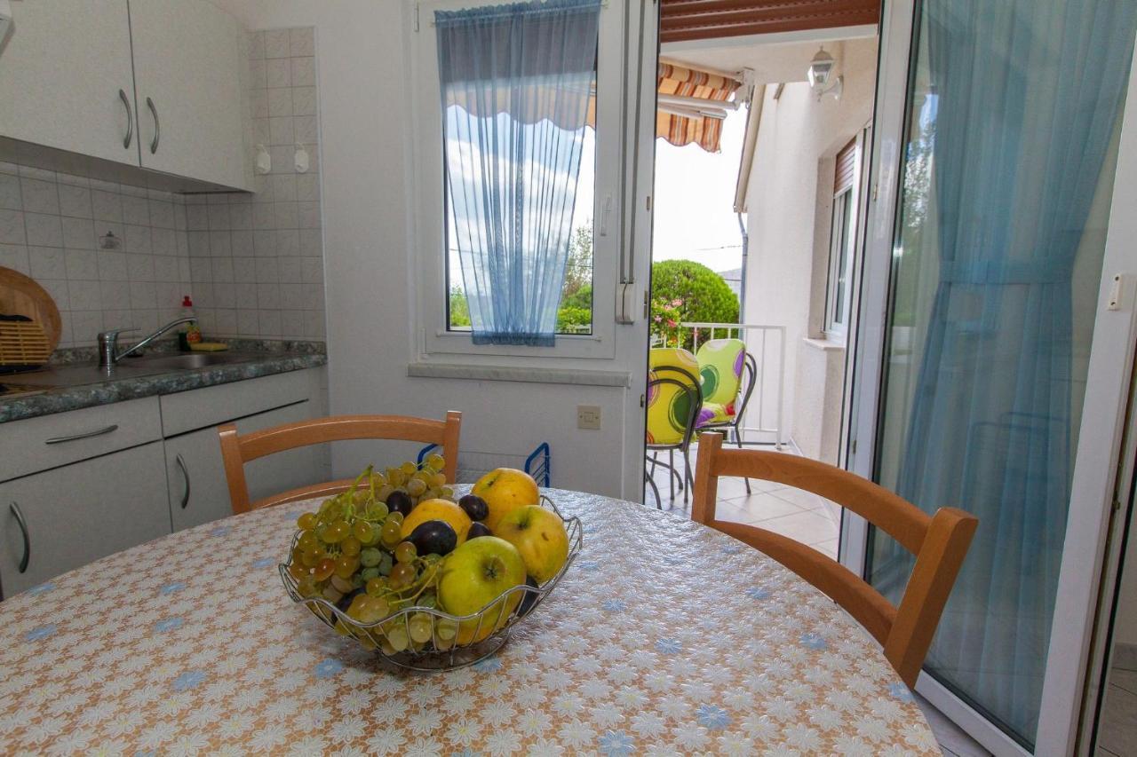 Apartment Karla 布里比尔 外观 照片